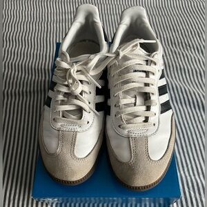 Adidas Samba- youth size 6/women’s 7.5